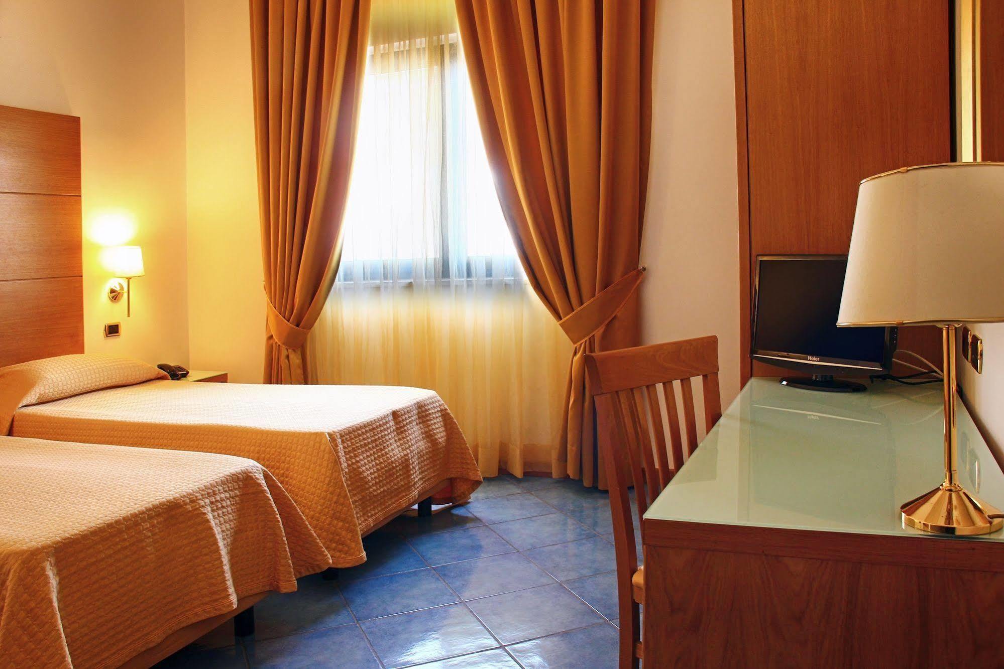 City Hotel Casoria Exterior photo